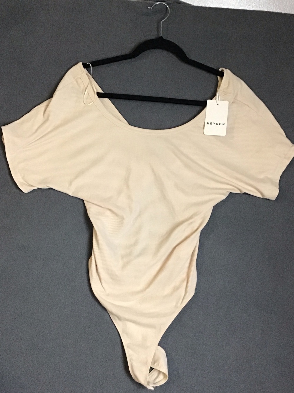 Women's Beige Scoop Neck Bodysuit Heyson Beige Surplice Short Sleeve sz-S